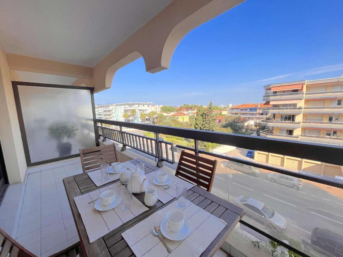 Studio Cabine A 200M De Port Frejus, Plage, Commerces, Terrasse, 4 Couchages, Menage Inclus - Fr-1-226A-31 외부 사진