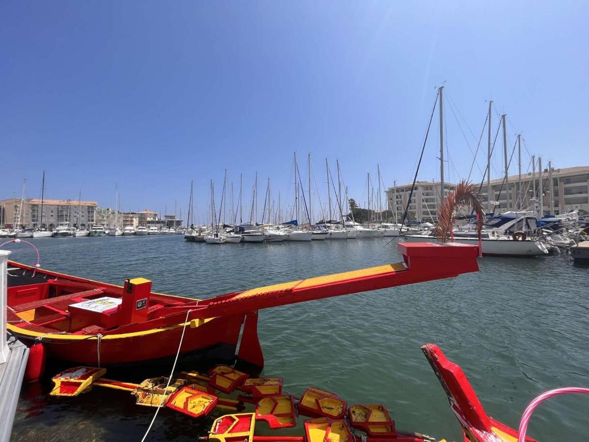 Studio Cabine A 200M De Port Frejus, Plage, Commerces, Terrasse, 4 Couchages, Menage Inclus - Fr-1-226A-31 외부 사진