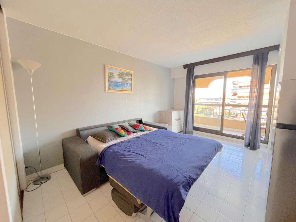 Studio Cabine A 200M De Port Frejus, Plage, Commerces, Terrasse, 4 Couchages, Menage Inclus - Fr-1-226A-31 외부 사진