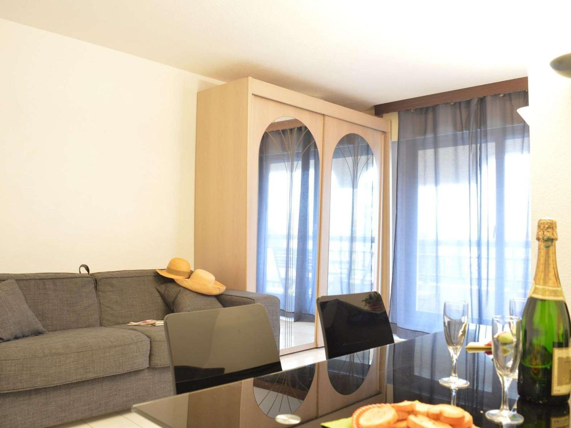 Studio Cabine A 200M De Port Frejus, Plage, Commerces, Terrasse, 4 Couchages, Menage Inclus - Fr-1-226A-31 외부 사진