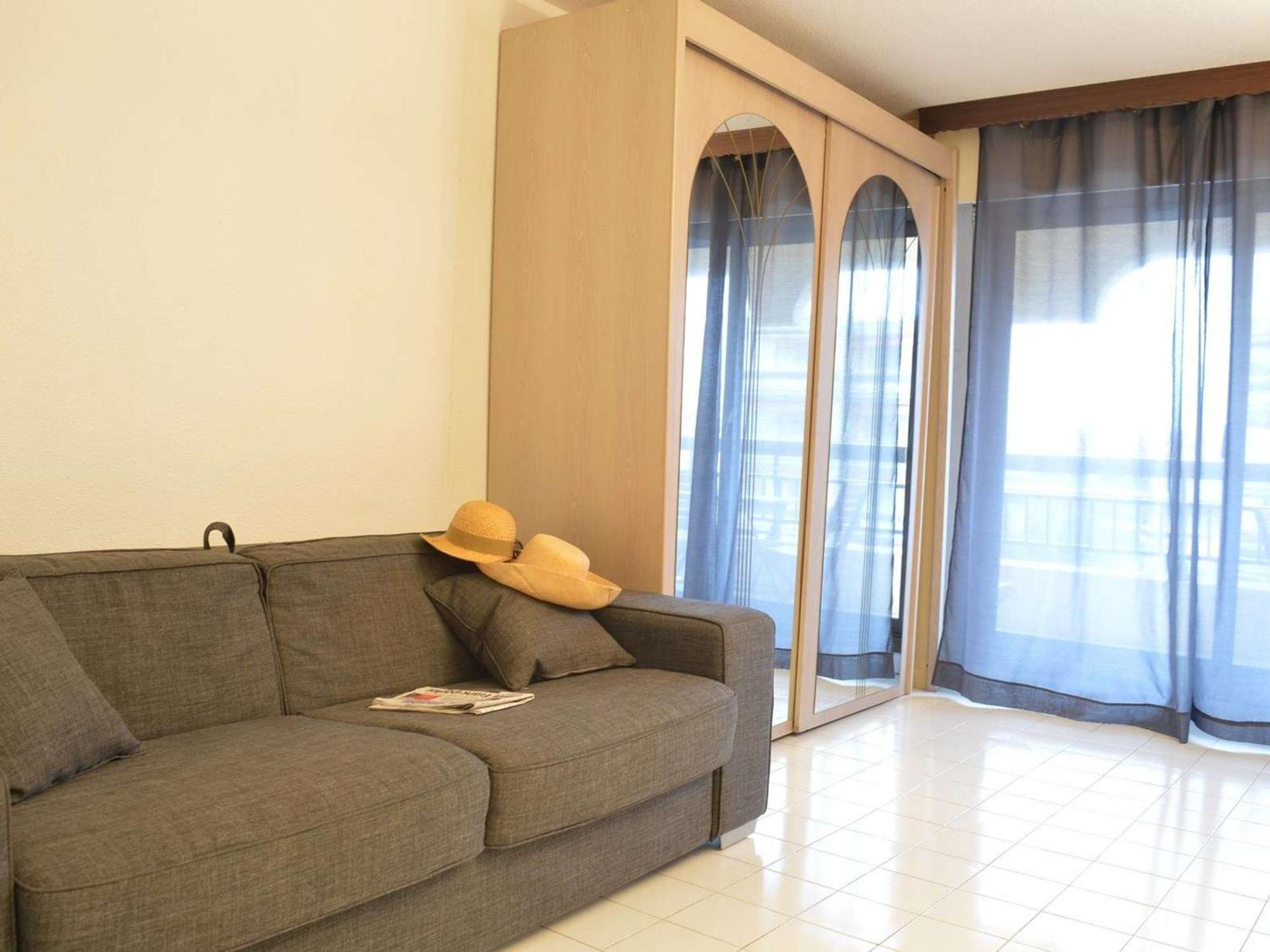 Studio Cabine A 200M De Port Frejus, Plage, Commerces, Terrasse, 4 Couchages, Menage Inclus - Fr-1-226A-31 외부 사진