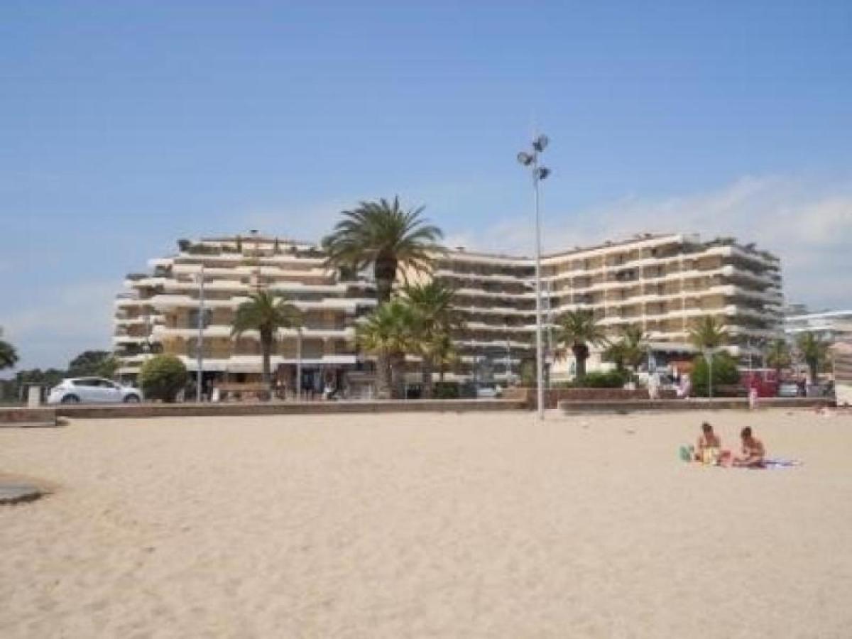 Studio Cabine A 200M De Port Frejus, Plage, Commerces, Terrasse, 4 Couchages, Menage Inclus - Fr-1-226A-31 외부 사진